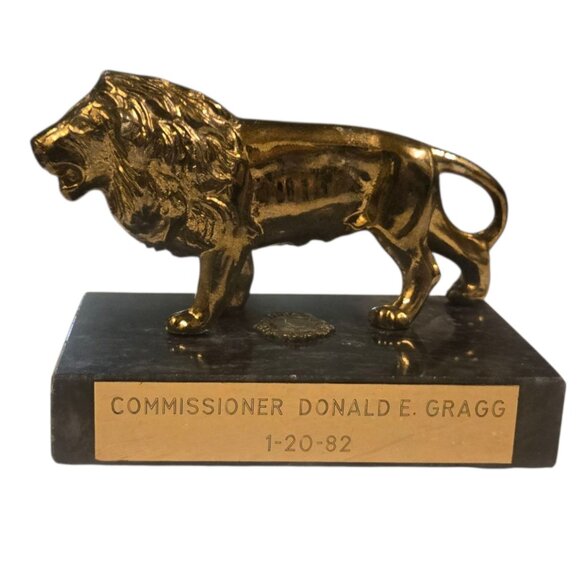 Vintage Lions Club Statue 1982 Commissioner Desk Figurine Collectible - Picture 10 of 16